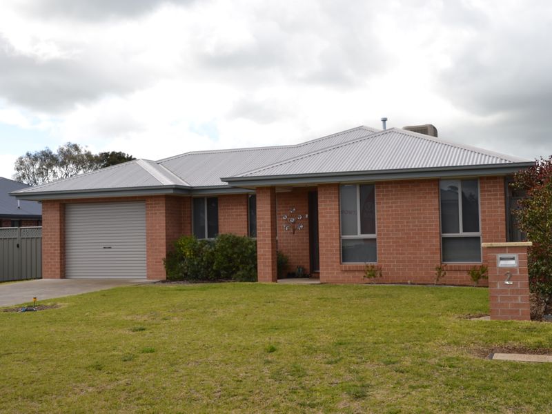 2 School Court, Hamilton, Vic 3300 Property Details