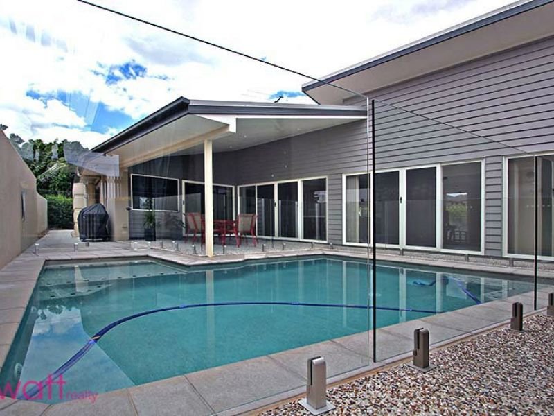 17 Travorten Drive, Bridgeman Downs, QLD 4035