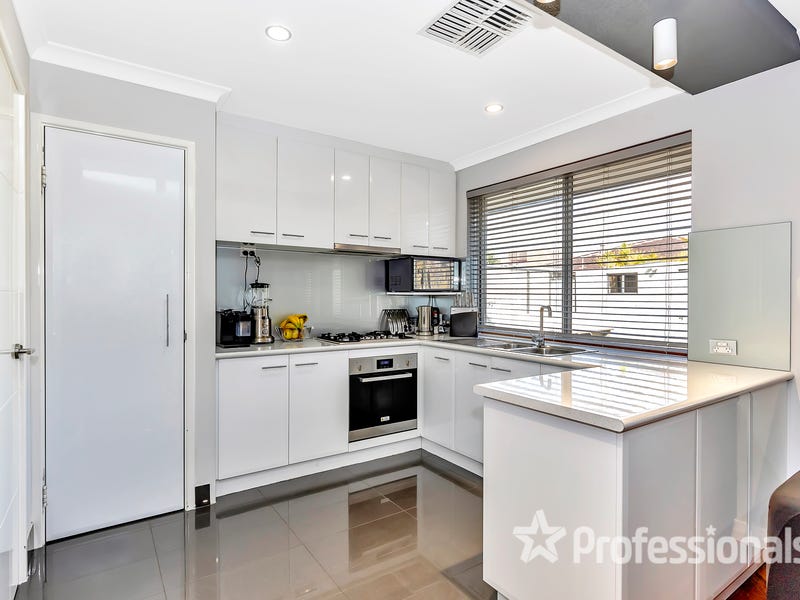 34 Lancer Way, Alexander Heights, WA 6064