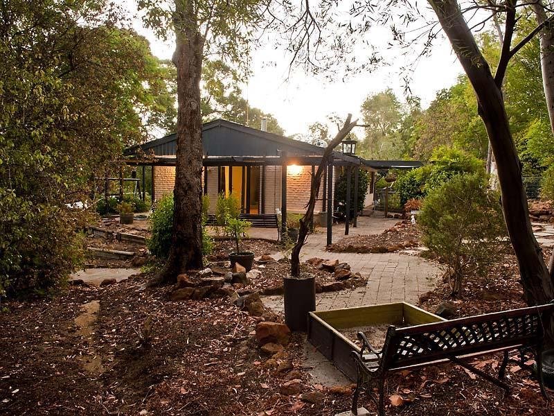 10 Kurrajong Street, Roleystone, WA 6111 Property Details