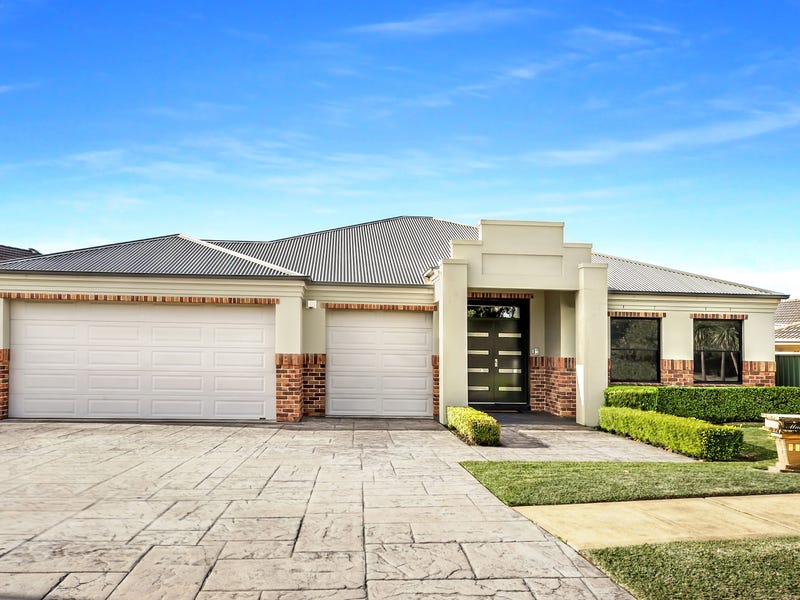 15 Branksome Way, Glenmore Park, NSW 2745