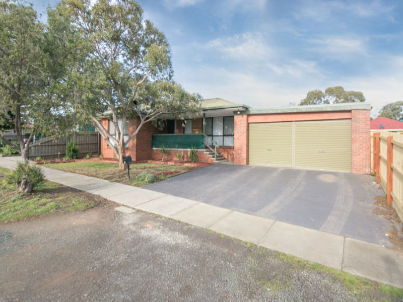 17 Riddell Road, Sunbury, Vic 3429 Property Details