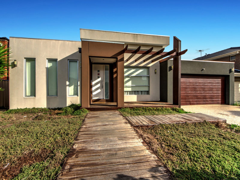 32 Woodburn Avenue, Cairnlea, Vic 3023 Property Details