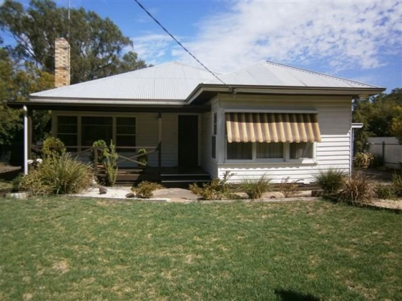 112 Craig Avenue, Warracknabeal, VIC 3393