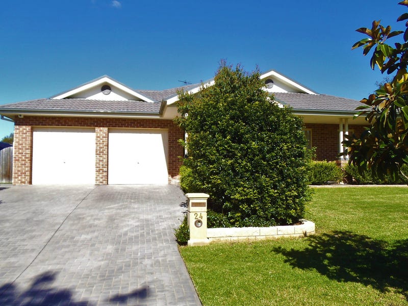 24 Bridgewater Boulevard, Camden Park, NSW 2570