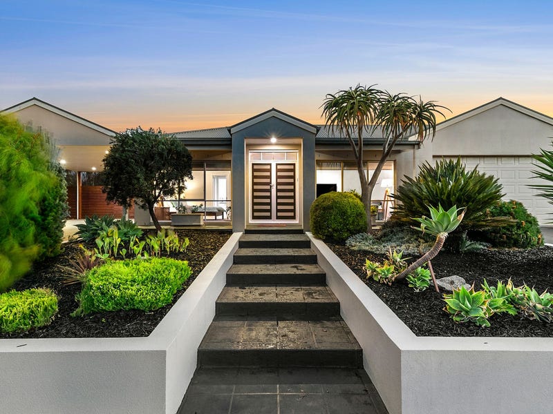 14 Summerfield Drive, Mornington, VIC 3931