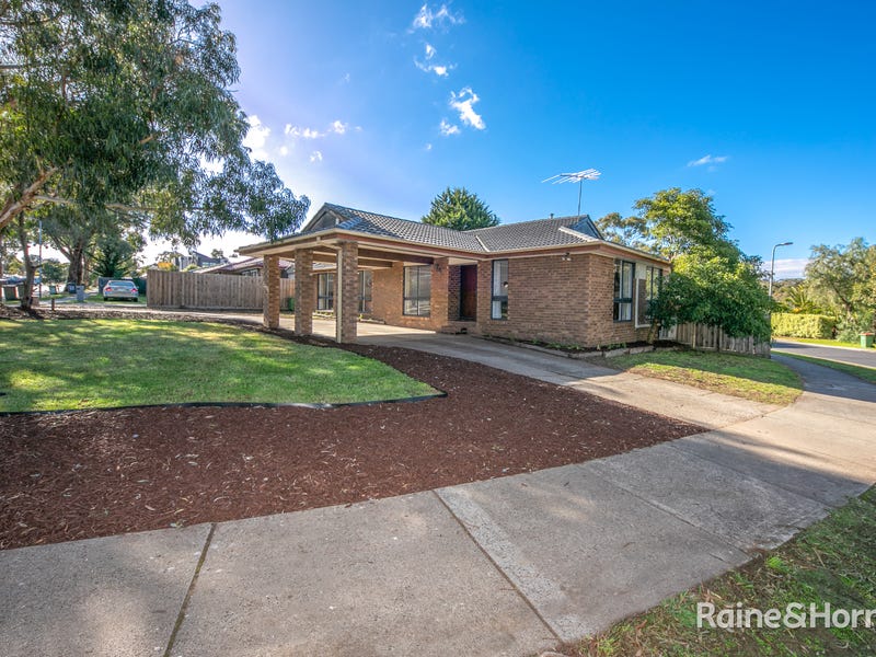 6 McEwen Drive, Sunbury, Vic 3429 Property Details