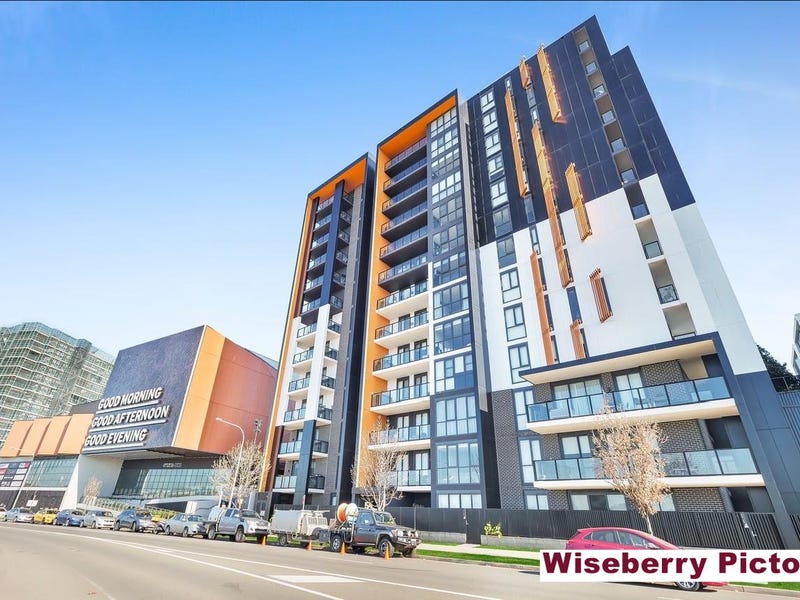 House Lights Turned on · Free Stock Photo Homes for sale county