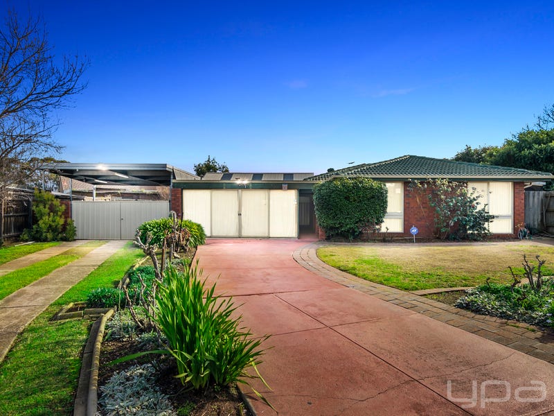 4 Windsor Place, Melton West, VIC 3337