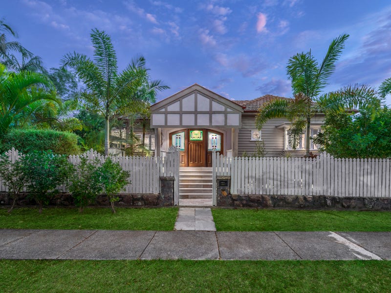 32 Glenlyon Drive, Ashgrove, Qld 4060 Property Details