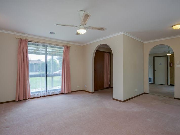 13 Deanswood Drive, Somerville, Vic 3912 Property Details