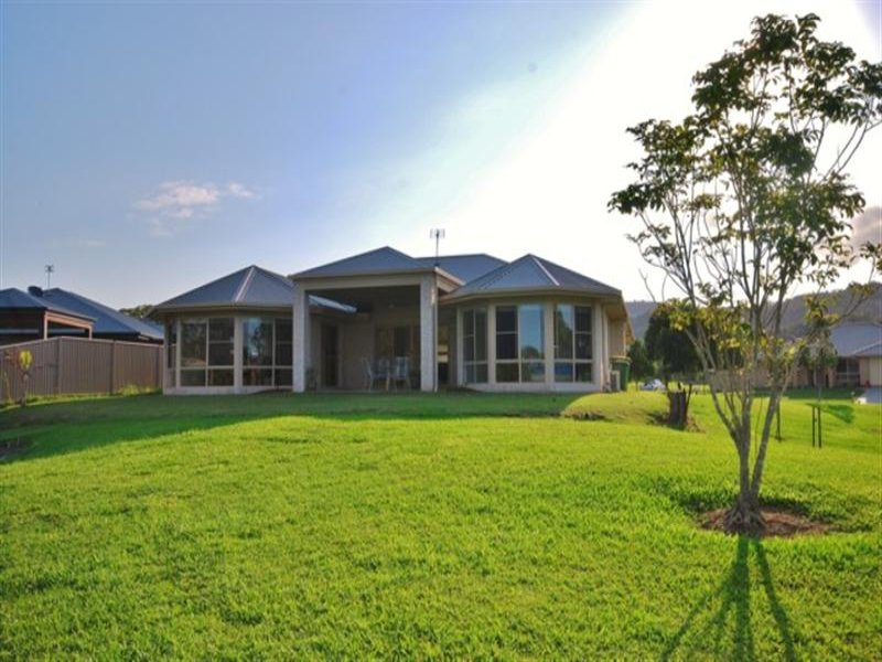 28 Maddock Avenue, Mooloolah Valley, QLD 4553