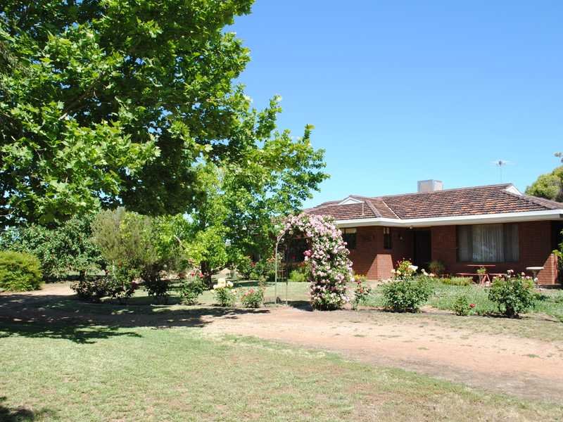 946 Koorlong Avenue, Irymple, VIC 3498