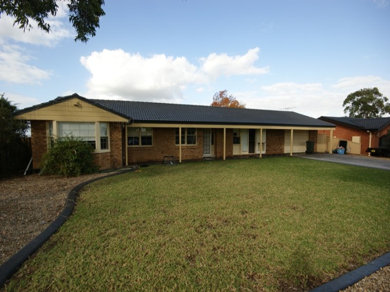 37 Blaxland Avenue, Luddenham, NSW 2745