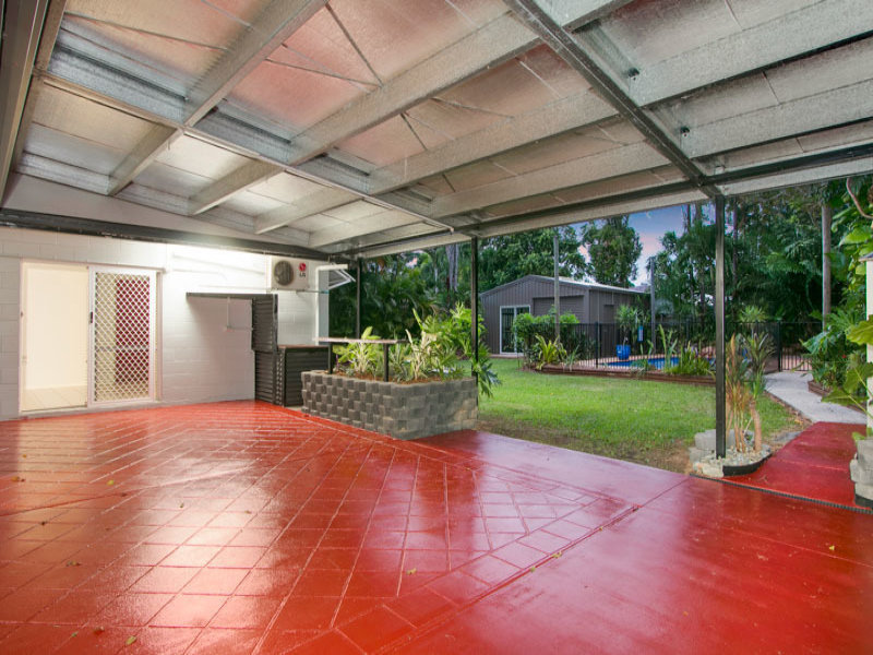 17 Jasmine Street, Redlynch, QLD 4870