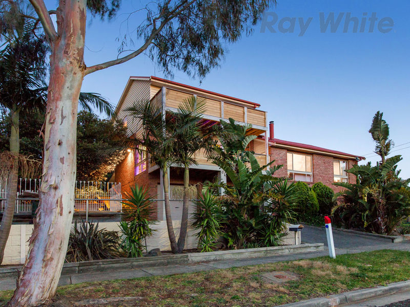 11 Bangor Drive, Frankston, Vic 3199 Property Details