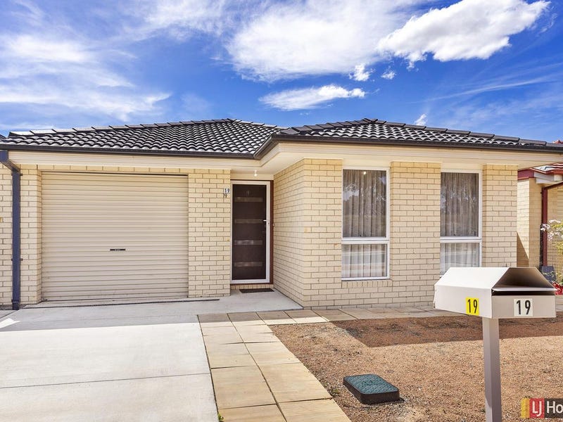 19 Carman Loop, Macgregor, ACT 2615