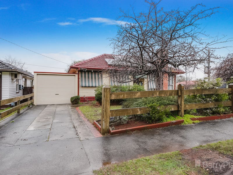36 Albert Road, Drouin, Vic 3818 Property Details