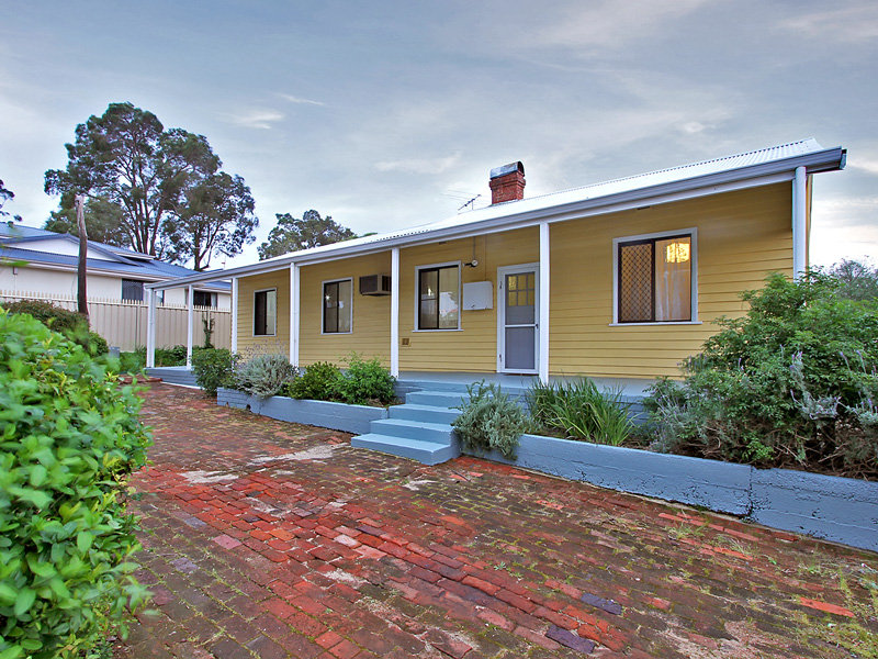 35 Lyndhurst Road, Kalamunda, WA 6076 Property Details