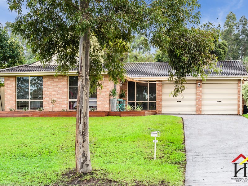 28 Downes Cres, Currans Hill, NSW 2567