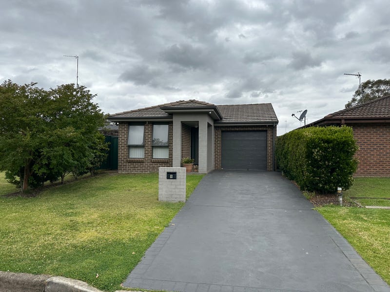 8 Tingha Avenue, South Penrith, NSW 2750