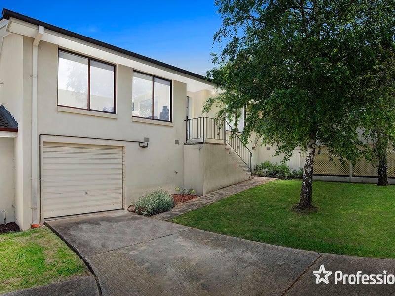 2/24 Mt Dandenong Road, Ringwood East, VIC 3135