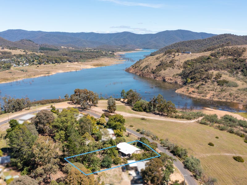 35 Willow Lake Drive, Macs Cove, VIC 3723