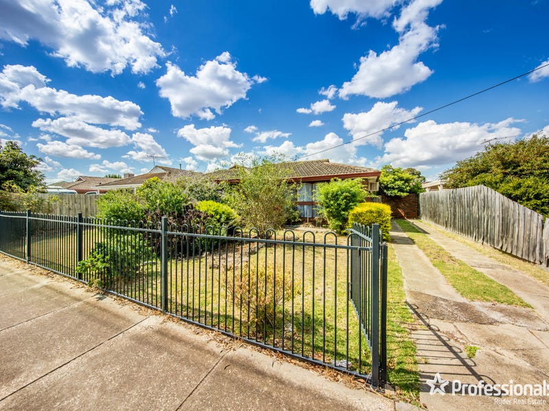 94 Station Road, Melton South, VIC 3338