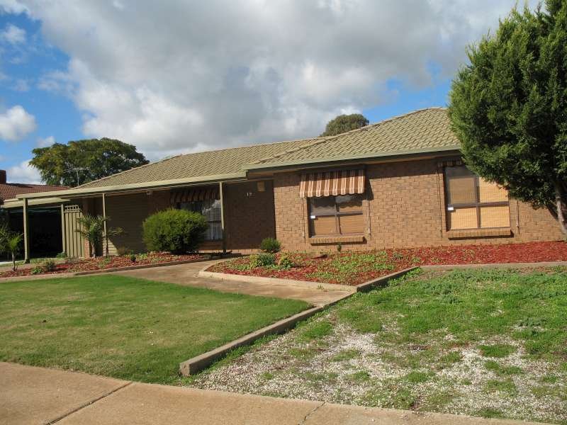 19 California Avenue, Craigmore, SA 5114 Property Details