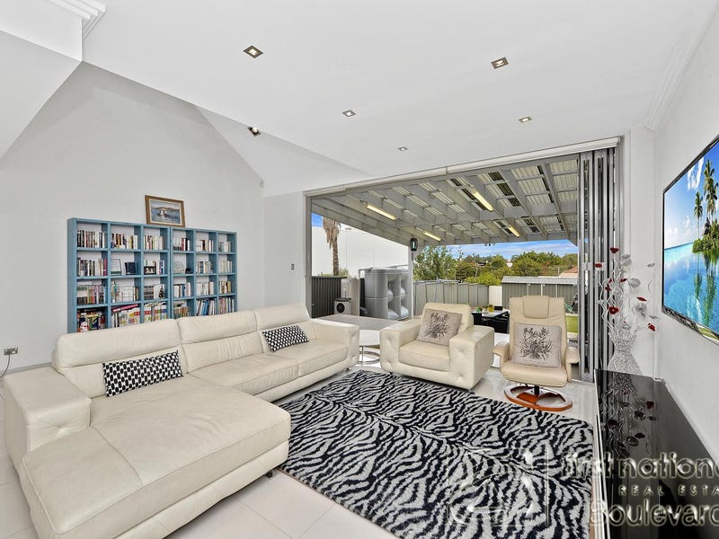 5 Lawford Street, Greenacre, NSW 2190