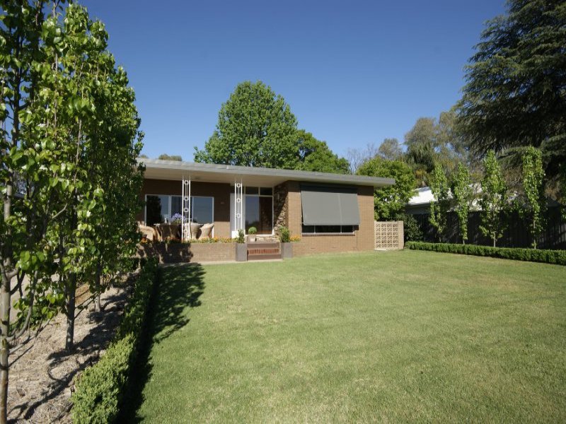 380 Victoria Street, Deniliquin, NSW 2710