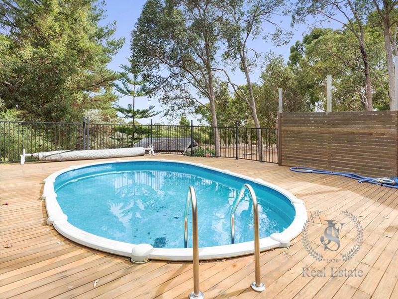 28 Waterford Dr, Gidgegannup, WA 6083 Property Details