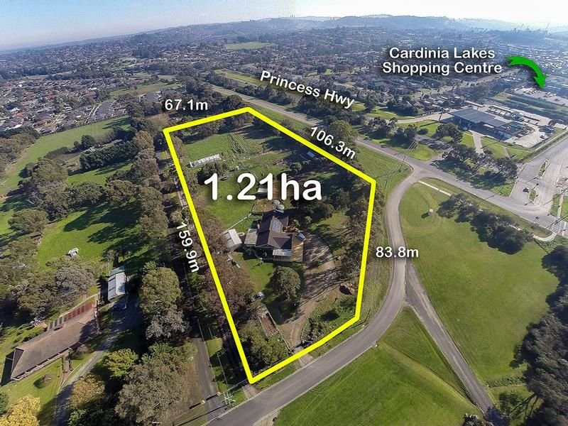 1 OAKTREE DRIVE, Pakenham, Vic 3810 Property Details