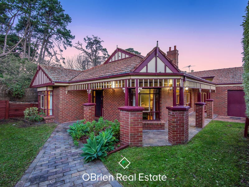 1 Clover Close, Berwick, Vic 3806 Property Details