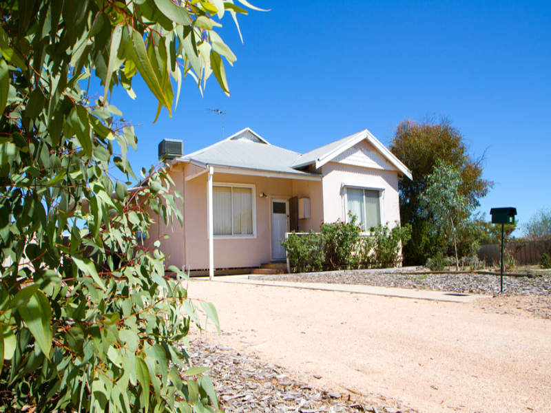 4 Ruby Street, Wentworth, NSW 2648 Property Details