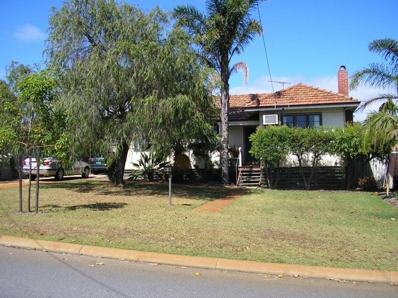 3 Crocker Road, Innaloo, WA 6018