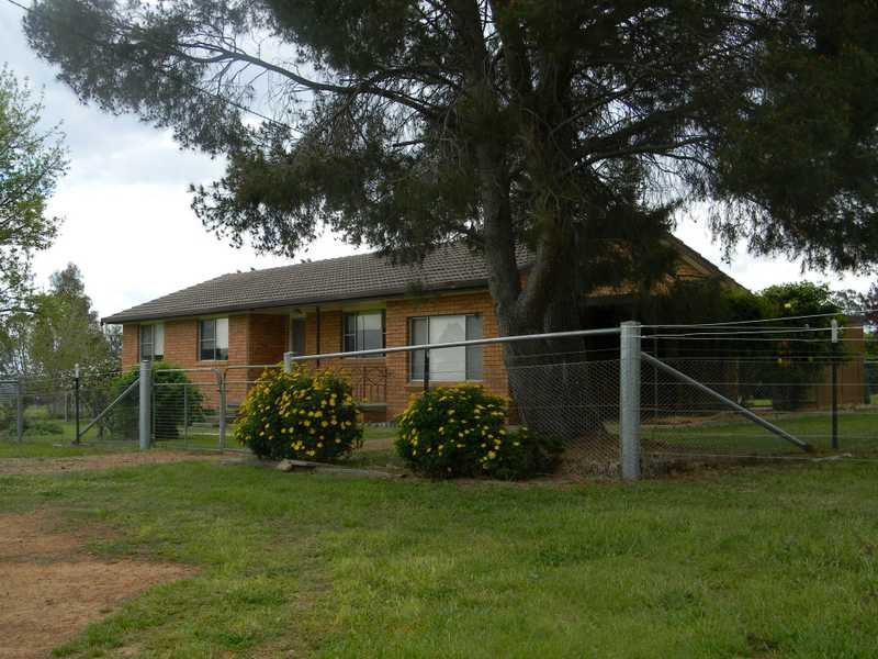 490 Browns Lane, Tamworth, NSW 2340 Property Details