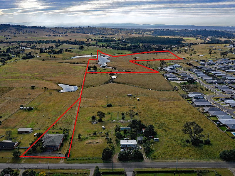 332 & 336 Aberglasslyn Road, Aberglasslyn, NSW 2320 Property Details