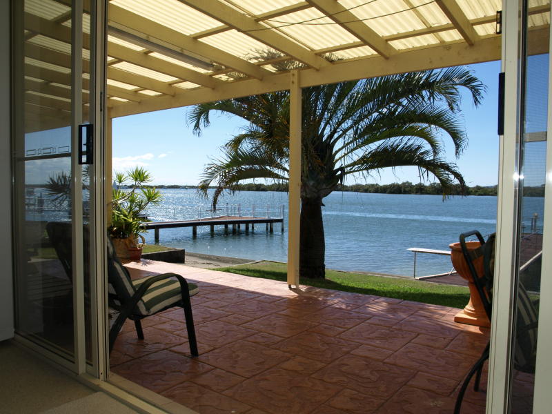 24 Esplanade, Jacobs Well, QLD 4208