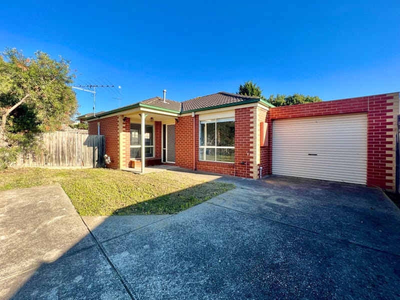2/11 Meadowvale Drive, Grovedale, VIC 3216