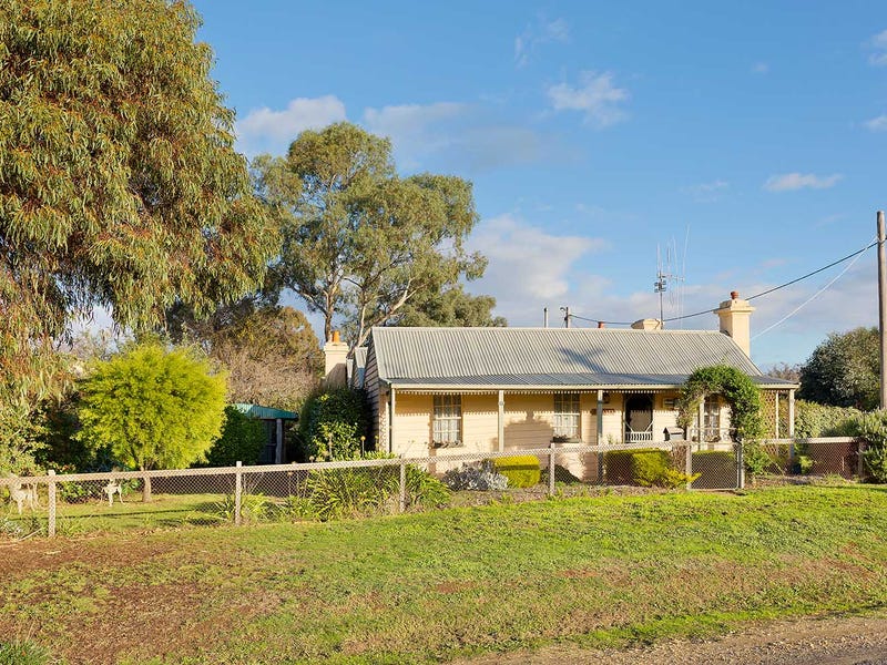 12 Adams Street, Castlemaine, Vic 3450 Property Details