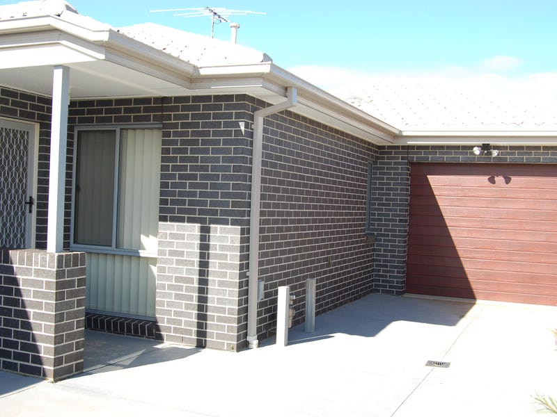 2/61 Henry Drive, Altona Meadows, VIC 3028