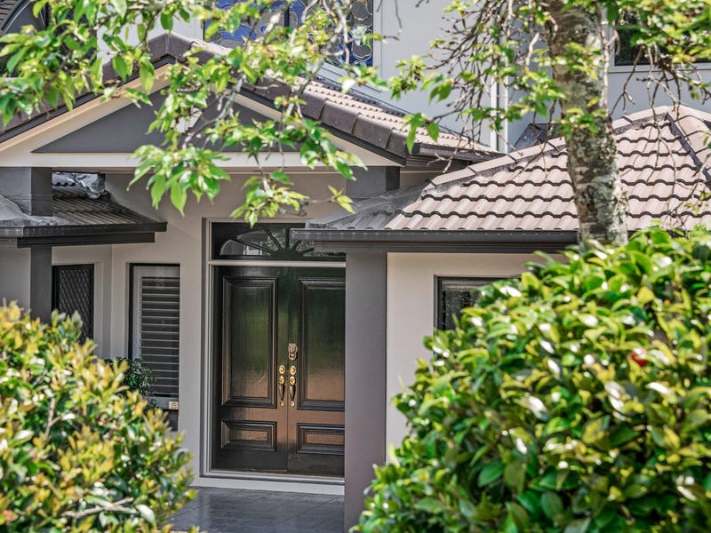 19 Glen Eagles Drive, Middle Ridge, QLD 4350