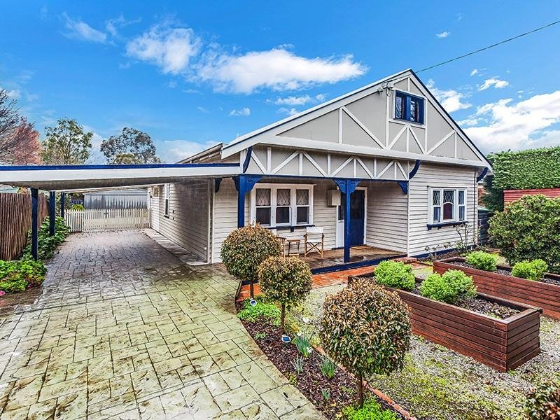 27 Howey Street, Gisborne, VIC 3437