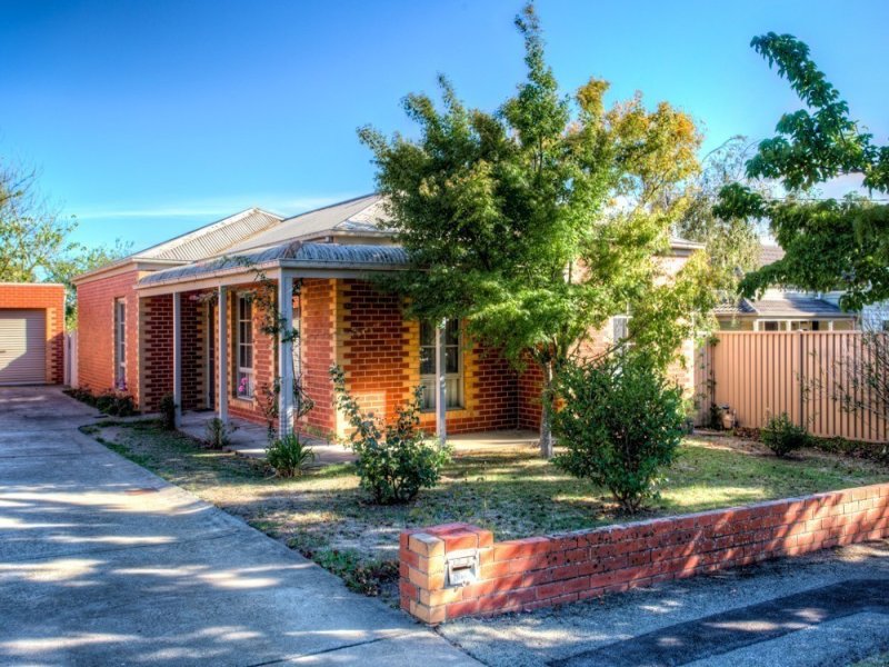 2/8 Peake Street, Golden Point, VIC 3350 - realestate.com.au