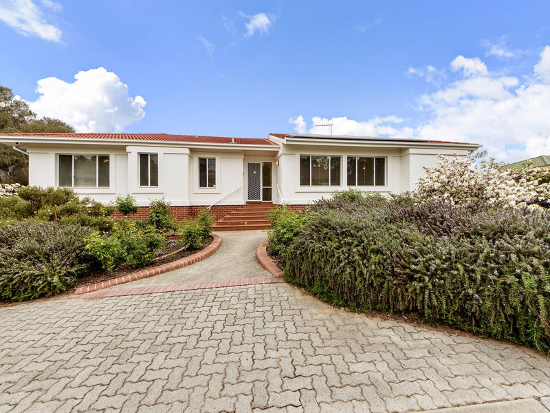 2 Ives Court, Melba, ACT 2615