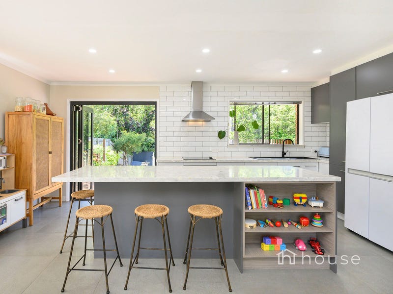 15 Avenue, Springwood, QLD 4127