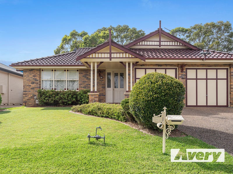 11 Sandra Street, Fennell Bay, NSW 2283