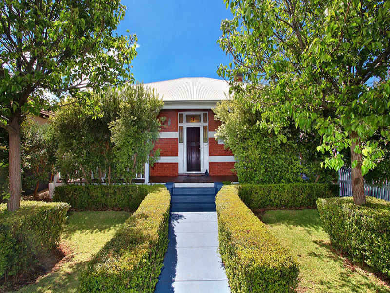 214 Hampton Road, Beaconsfield, WA 6162 Property Details