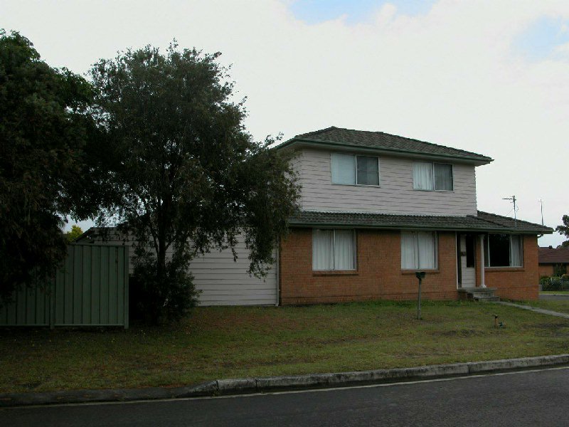 8 Conifer Street, Albion Park Rail, NSW 2527